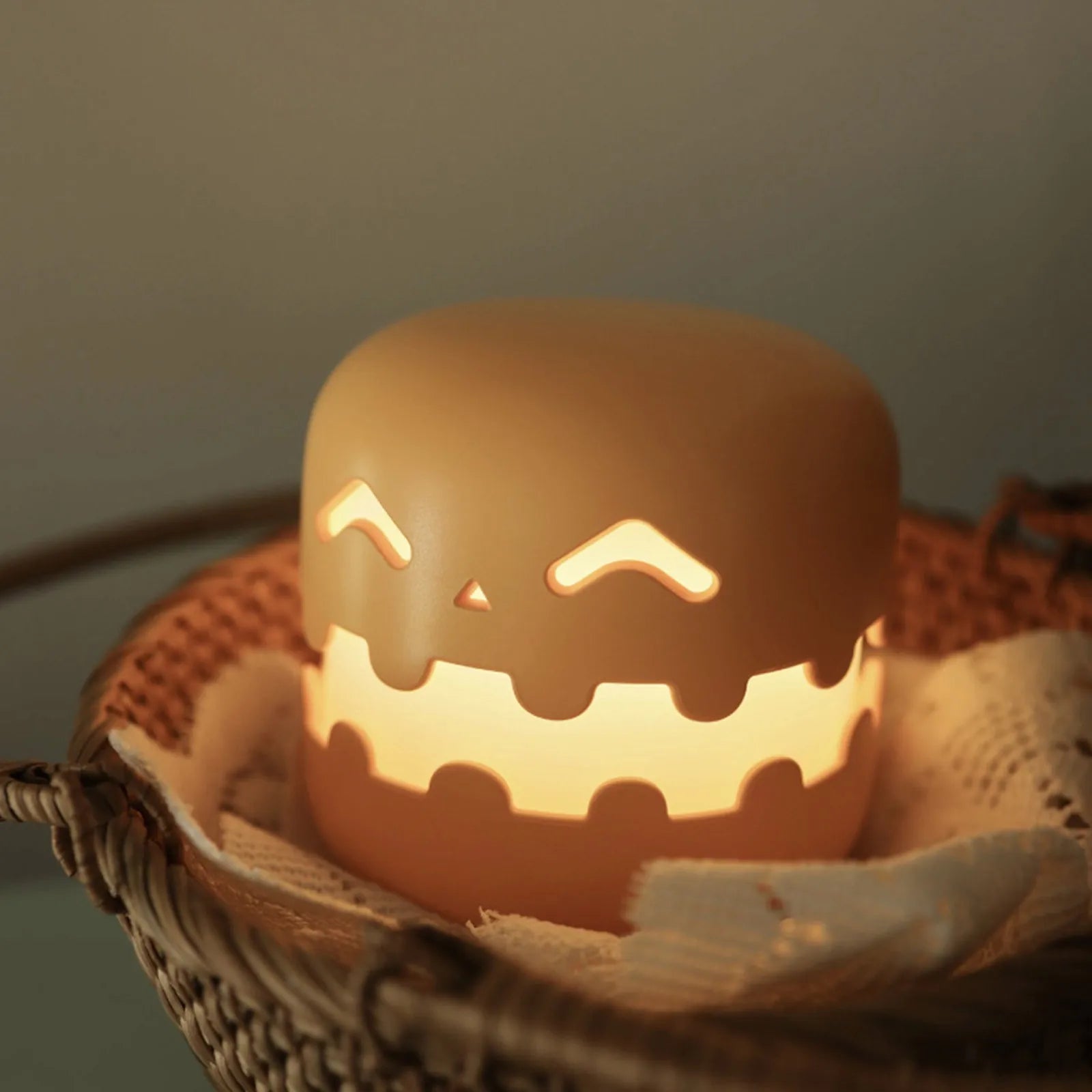 Halloween Pumpkins Lamp.